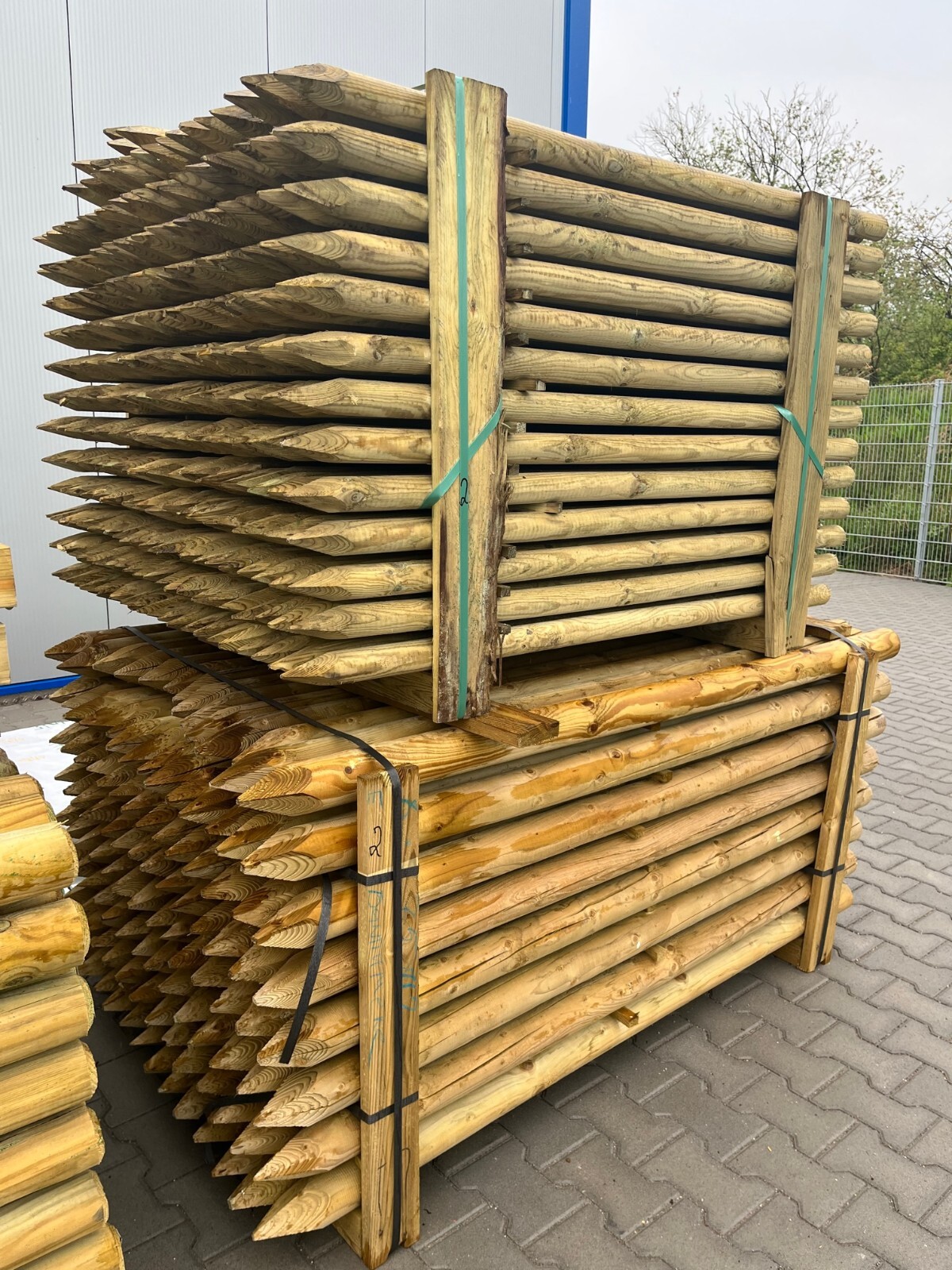 HP-KF-Pfähle 2,5 m, druckimprägniert, stapelbar, für Zaun- und Bauprojekte