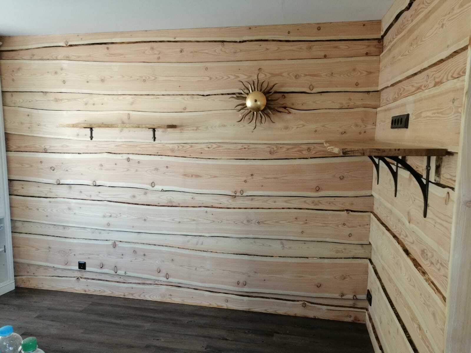 Wandverkleidung Bonanza-150, massive Holzbohlen, naturbelassen, rustikale Optik, geeignet für Innenräume
