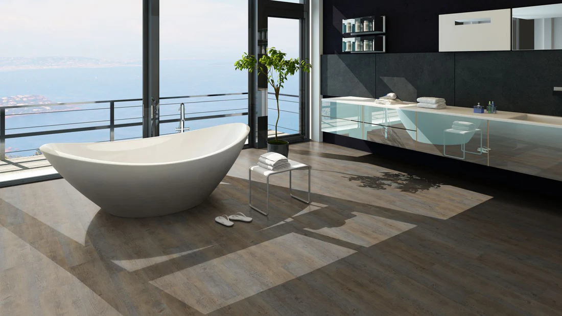 Vinyl-Pluto in Holzoptik, schwimmend verlegt, geeignet für Badezimmer, wasserabweisend und pflegeleicht