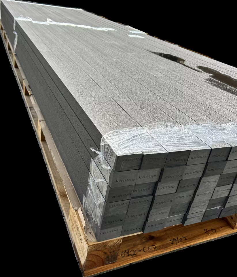 UK-WPC-40-60-3600, WPC-Dielen 40x60 mm, grau, auf Palette gestapelt